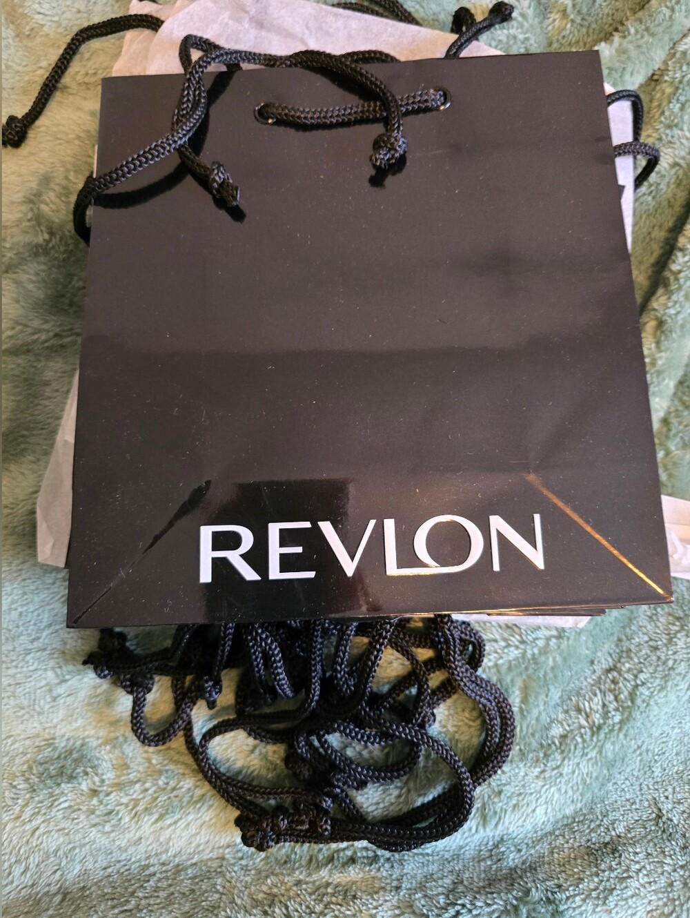 8 Count Revlon Small Tote Giftbags Black and White with Handles New